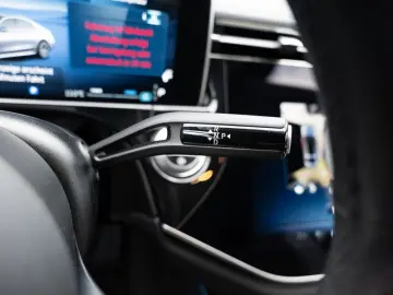 MERCEDES-BENZ E 220 d 4M AMG-Sport Super Pano Burm AHK Night