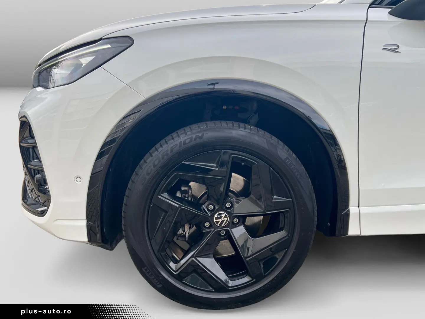 VW Tiguan 2.0TDI R-Line 4M DSG AHK   ACC Keyless