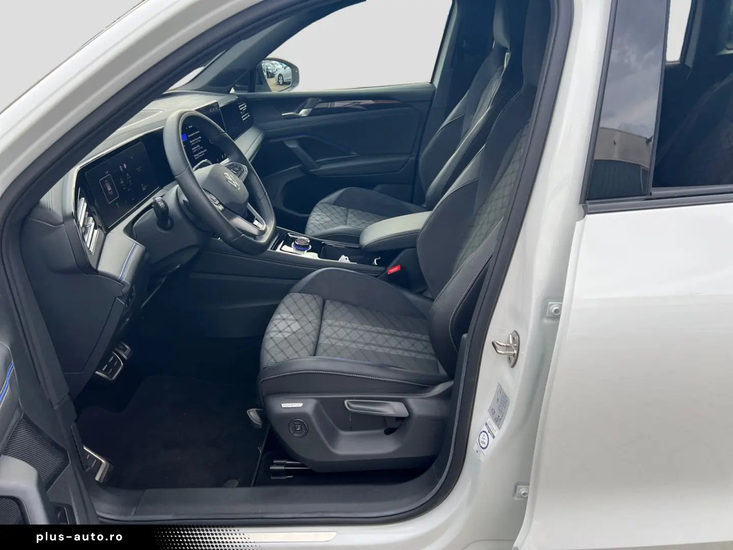 VW Tiguan 2.0TDI R-Line 4M DSG AHK   ACC Keyless