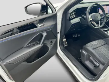 VW Tiguan 2.0TDI R-Line 4M DSG AHK   ACC Keyless