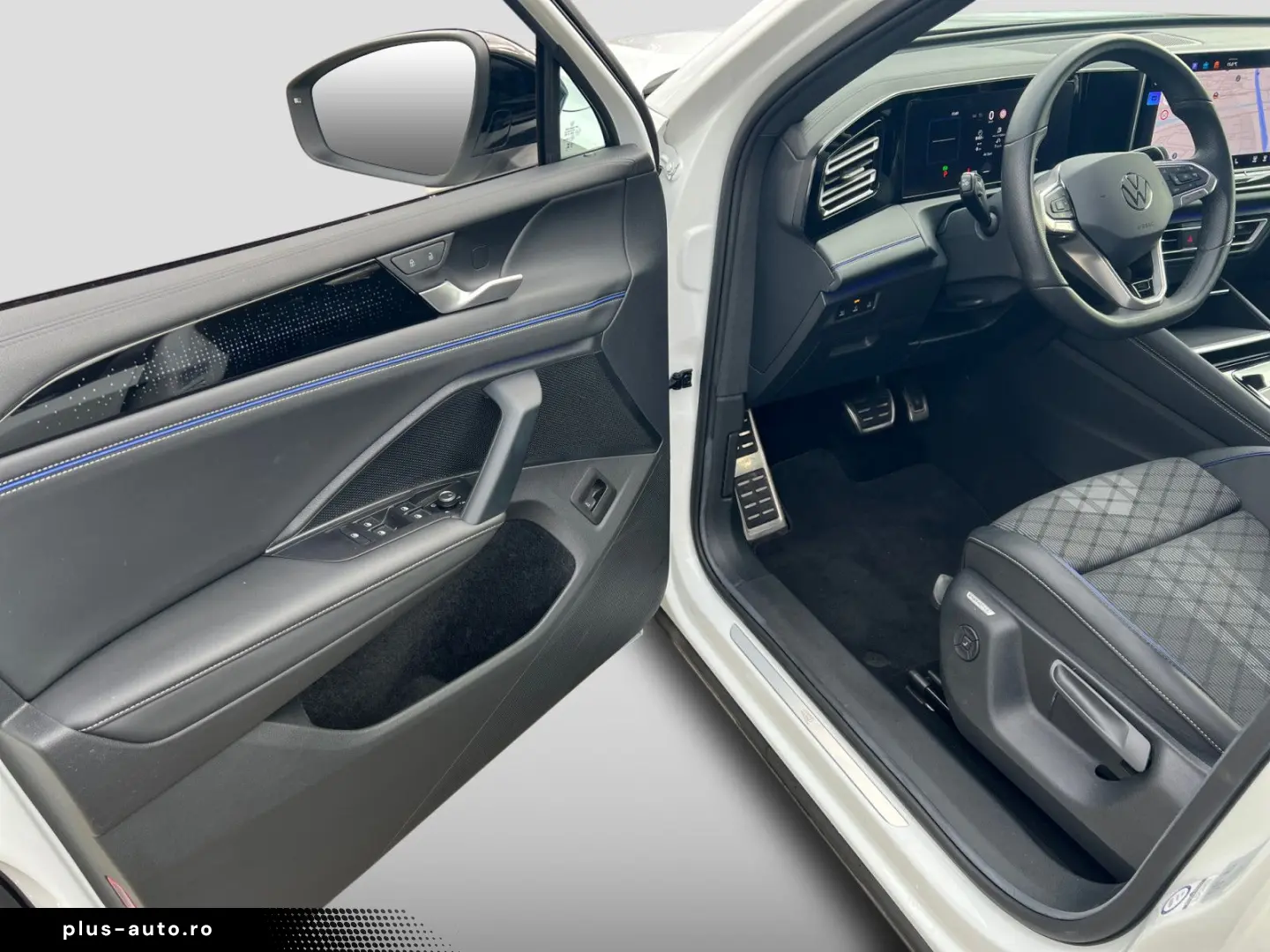 VW Tiguan 2.0TDI R-Line 4M DSG AHK   ACC Keyless