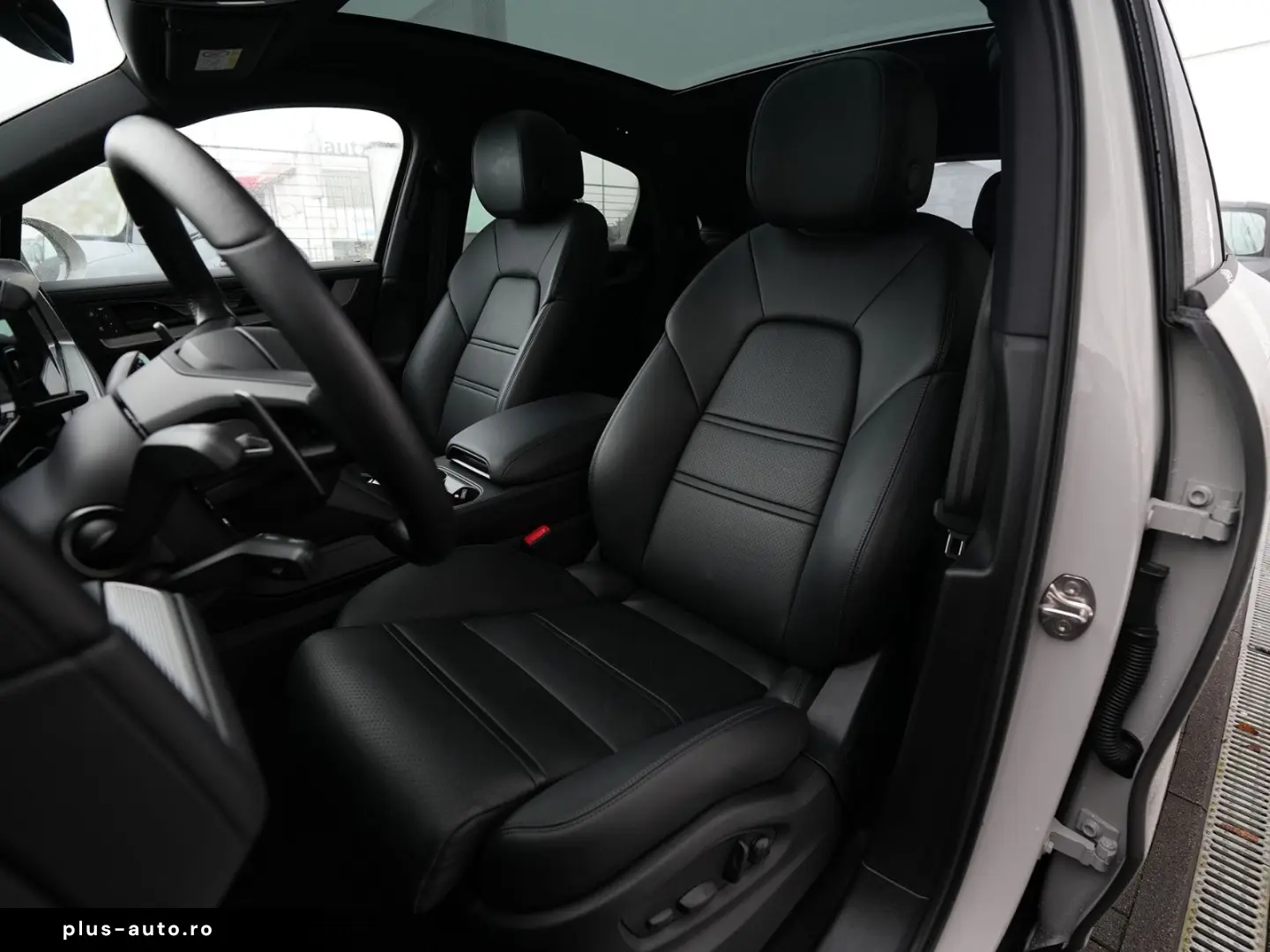 PORSCHE E-Hybrid Coupé SPORTDESIGN-PAKET-INNODR-BOSE-22