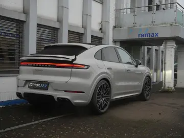 PORSCHE E-Hybrid Coupé SPORTDESIGN-PAKET-INNODR-BOSE-22