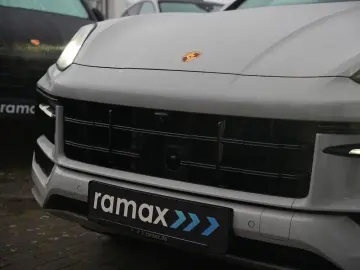 PORSCHE E-Hybrid Coupé SPORTDESIGN-PAKET-INNODR-BOSE-22