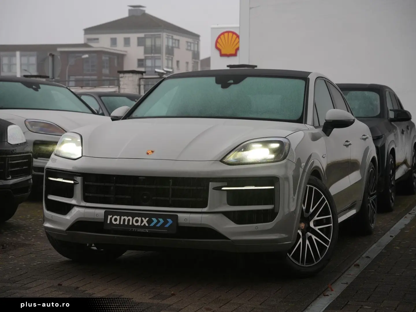 PORSCHE E-Hybrid Coupé SPORTDESIGN-PAKET-INNODR-BOSE-22