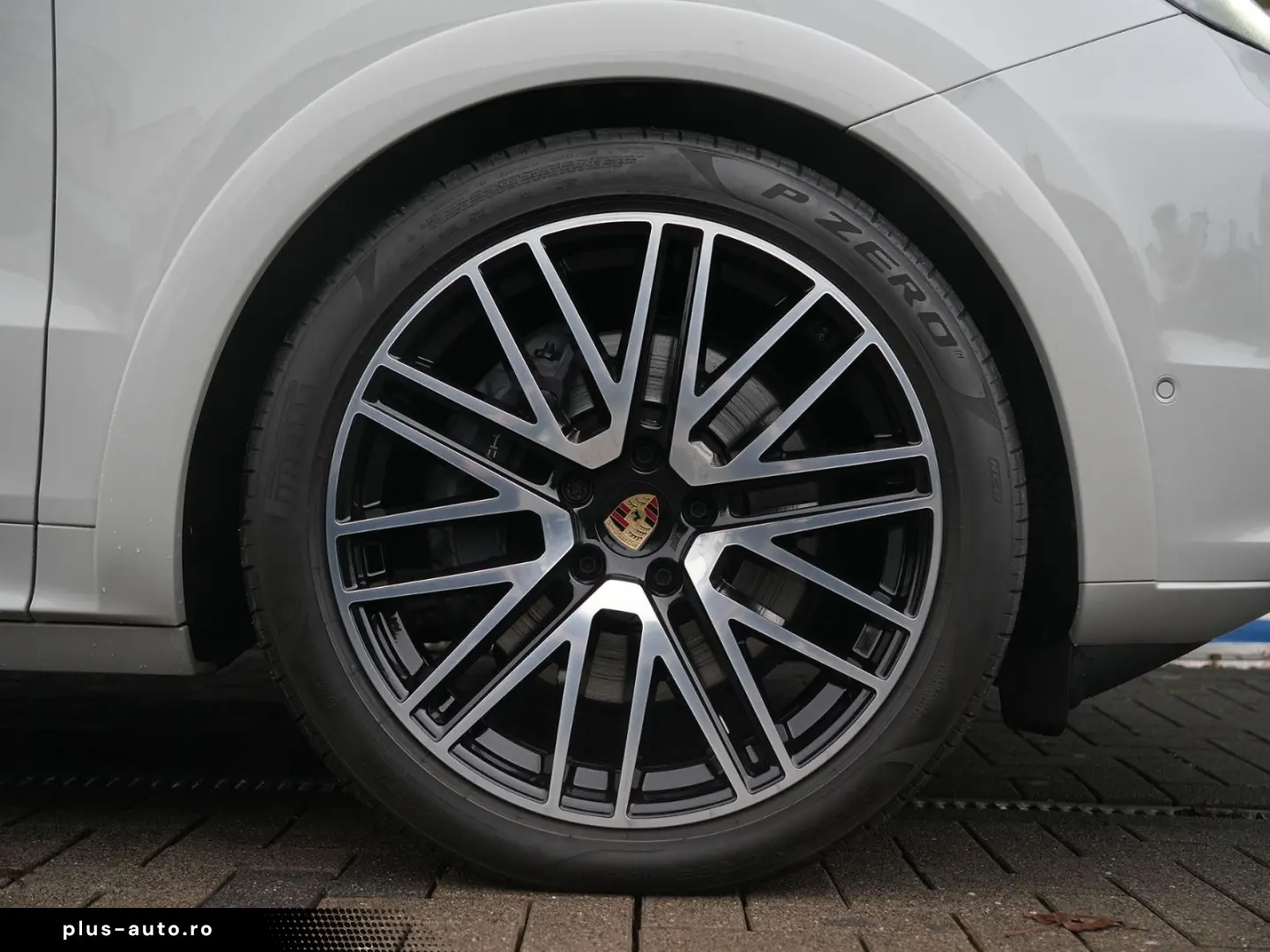 PORSCHE E-Hybrid Coupé SPORTDESIGN-PAKET-INNODR-BOSE-22