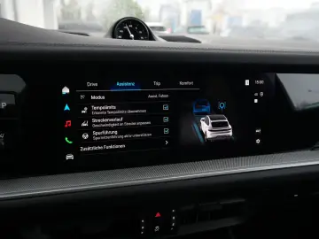 PORSCHE E-Hybrid Coupé SPORTDESIGN-PAKET-INNODR-BOSE-22