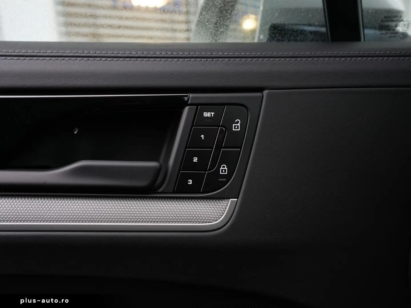 PORSCHE E-Hybrid Coupé SPORTDESIGN-PAKET-INNODR-BOSE-22