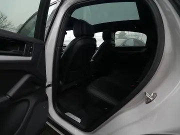 PORSCHE E-Hybrid Coupé SPORTDESIGN-PAKET-INNODR-BOSE-22