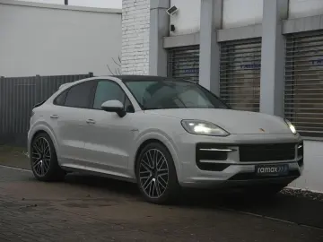 PORSCHE E-Hybrid Coupé SPORTDESIGN-PAKET-INNODR-BOSE-22