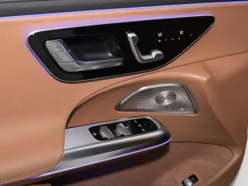 MERCEDES-BENZ E 200 Limousine ACC LED Navi Pano SD S&hellip;