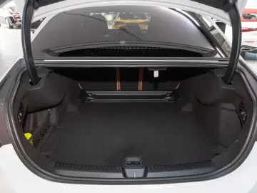 MERCEDES-BENZ E 200 Limousine ACC LED Navi Pano SD S&hellip;