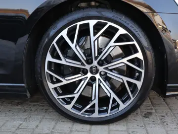 AUDI A8L 60 TFSI V8 lang EINZELSTÜCK   UPE 215.170 -