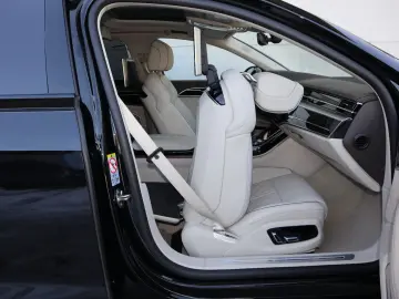 AUDI A8L 60 TFSI V8 lang EINZELSTÜCK   UPE 215.170 -