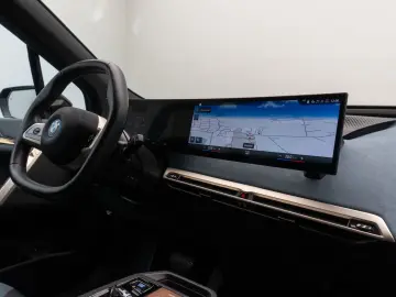 BMW iX xD40 SkyLounge H K 360  Laser ACC DAB 22Zoll