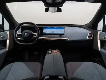 BMW iX xD40 SkyLounge H K 360  Laser ACC DAB 22Zoll