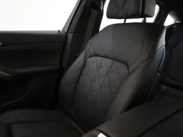 BMW X6 xDrive 30d Leder Navi Laser HUD PanDach ParkP