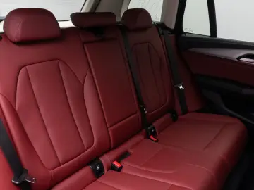 BMW X3 xD30e Laser 360  HUD DAB HiFi Komfort Sport