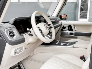 Mercedes-Benz G 63 AMG MY 2026 CITRIN MAGNO BEIGE