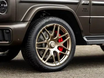 Mercedes-Benz G 63 AMG MY 2026 CITRIN MAGNO BEIGE