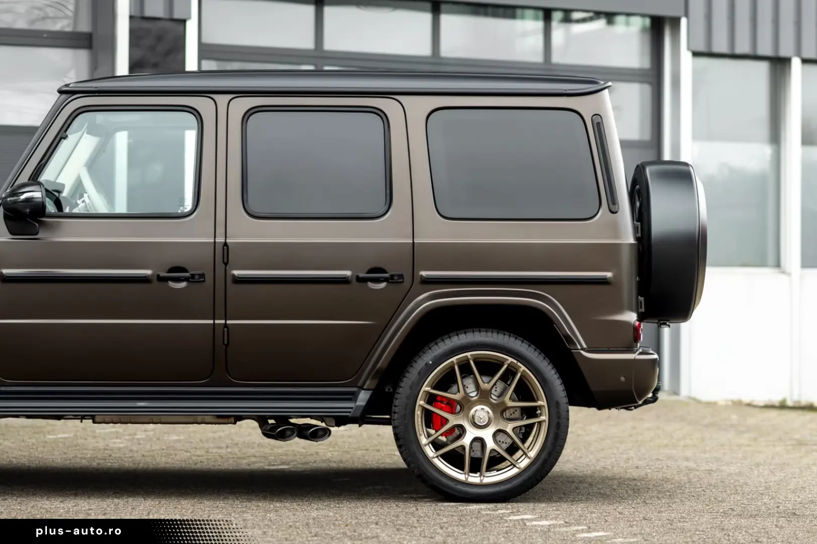 Mercedes-Benz G 63 AMG MY 2026 CITRIN MAGNO BEIGE