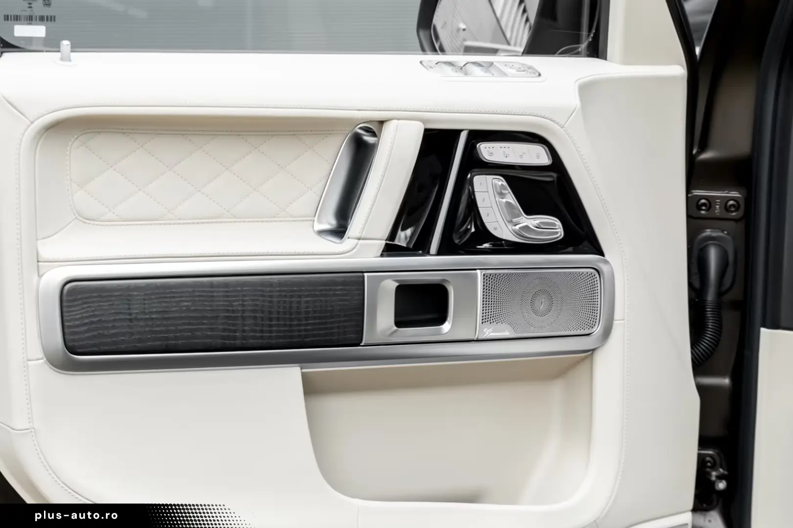 Mercedes-Benz G 63 AMG MY 2026 CITRIN MAGNO BEIGE