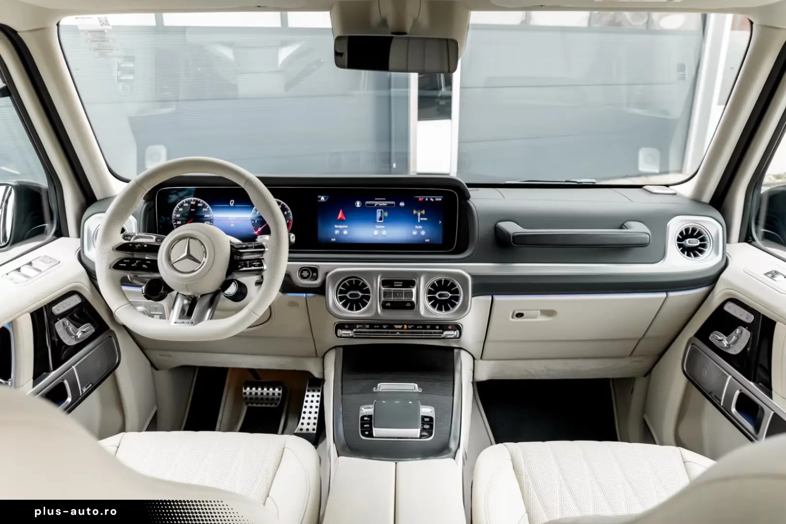 Mercedes-Benz G 63 AMG MY 2026 CITRIN MAGNO BEIGE