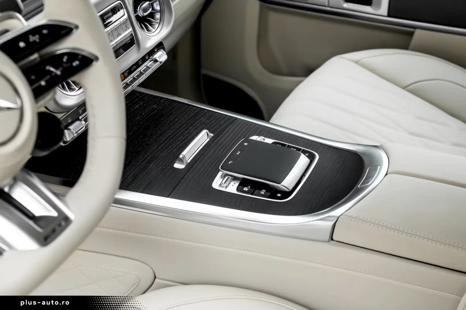 Mercedes-Benz G 63 AMG MY 2026 CITRIN MAGNO BEIGE