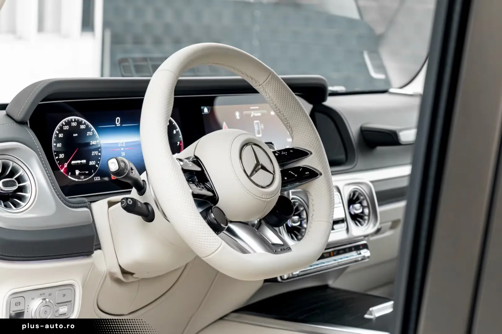 Mercedes-Benz G 63 AMG MY 2026 CITRIN MAGNO BEIGE