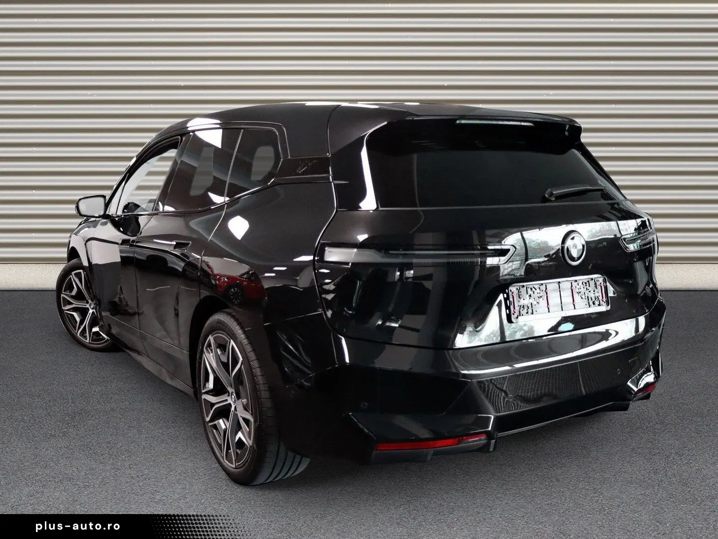 BMW iX xDrive40 AHK schwenkbar Panoramadach