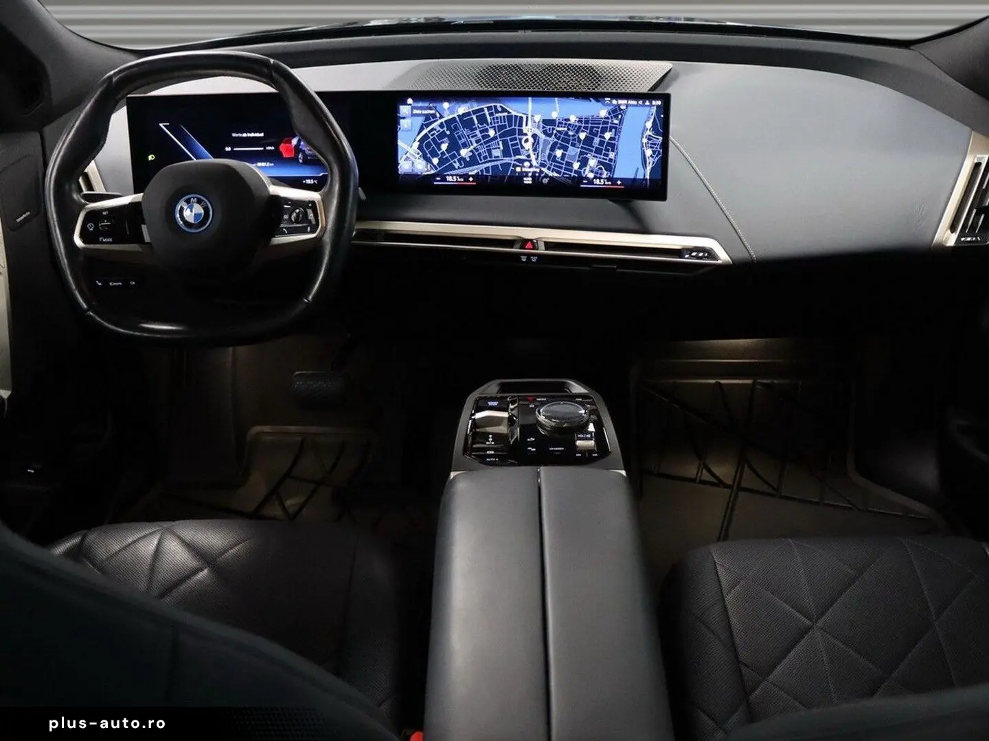 BMW iX xDrive40 AHK schwenkbar Panoramadach