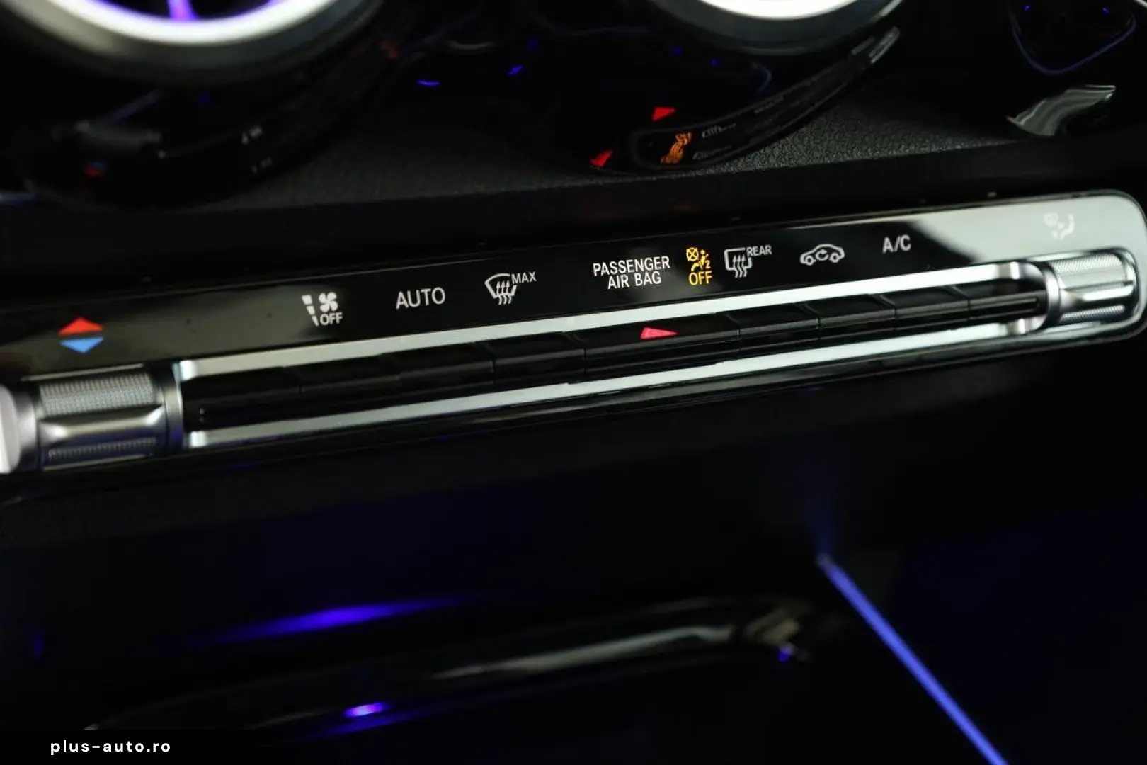 MERCEDES-BENZ GLB 250 8G AMG 7S LED Pano Digi Navi A&hellip;