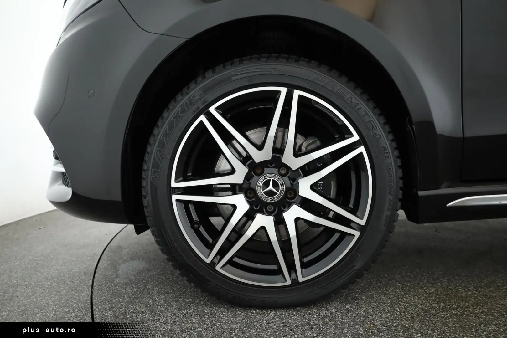 MERCEDES-BENZ V 300 d 4M lang Avantgarde AMG 7S Pano&hellip;