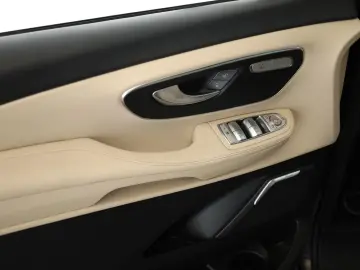 MERCEDES-BENZ V 300 d 4M lang Avantgarde AMG 7S Pano&hellip;