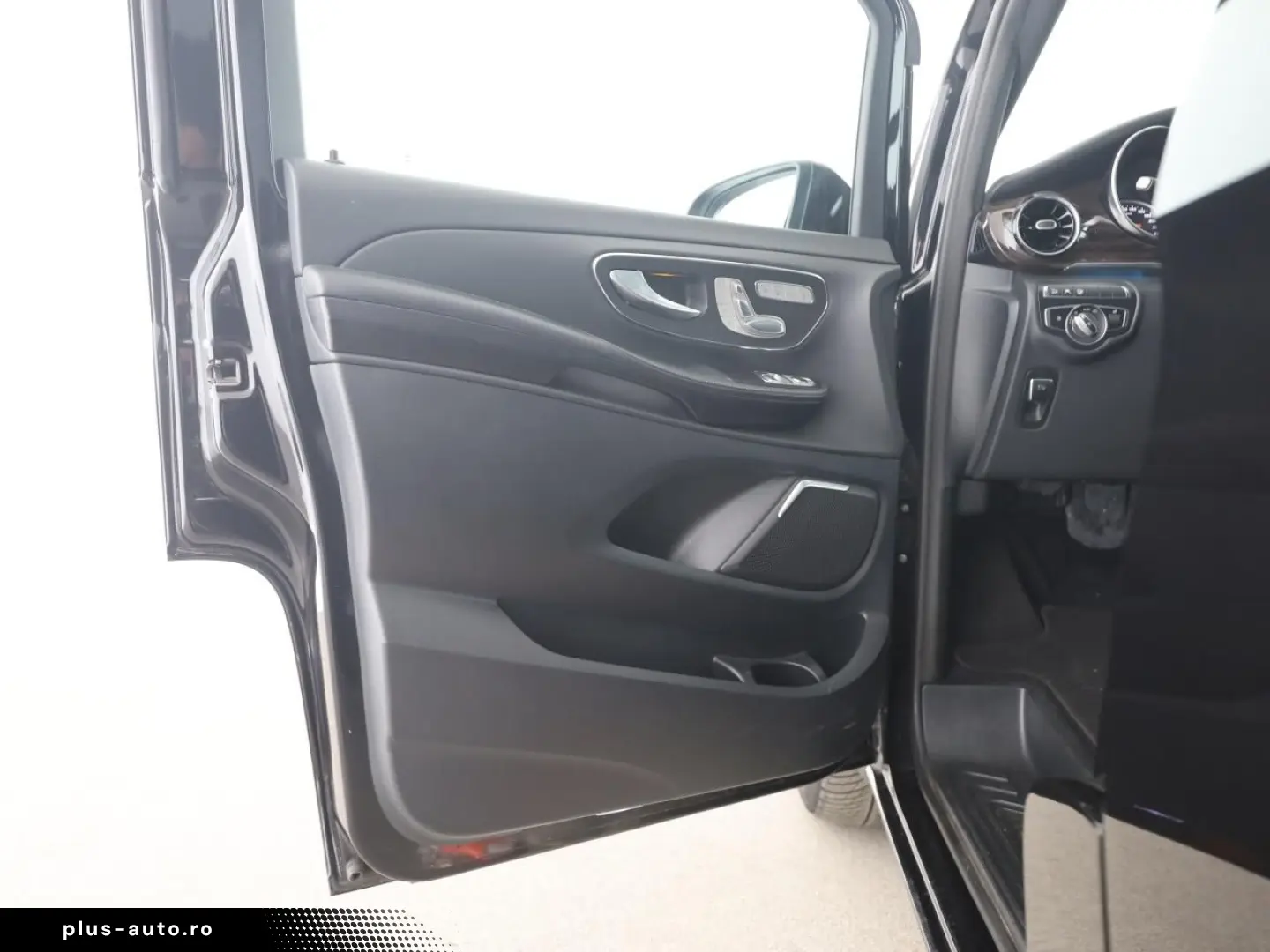 MERCEDES-BENZ V 300 d Lang 4M Avantgarde Pano Distr. AHK ILS