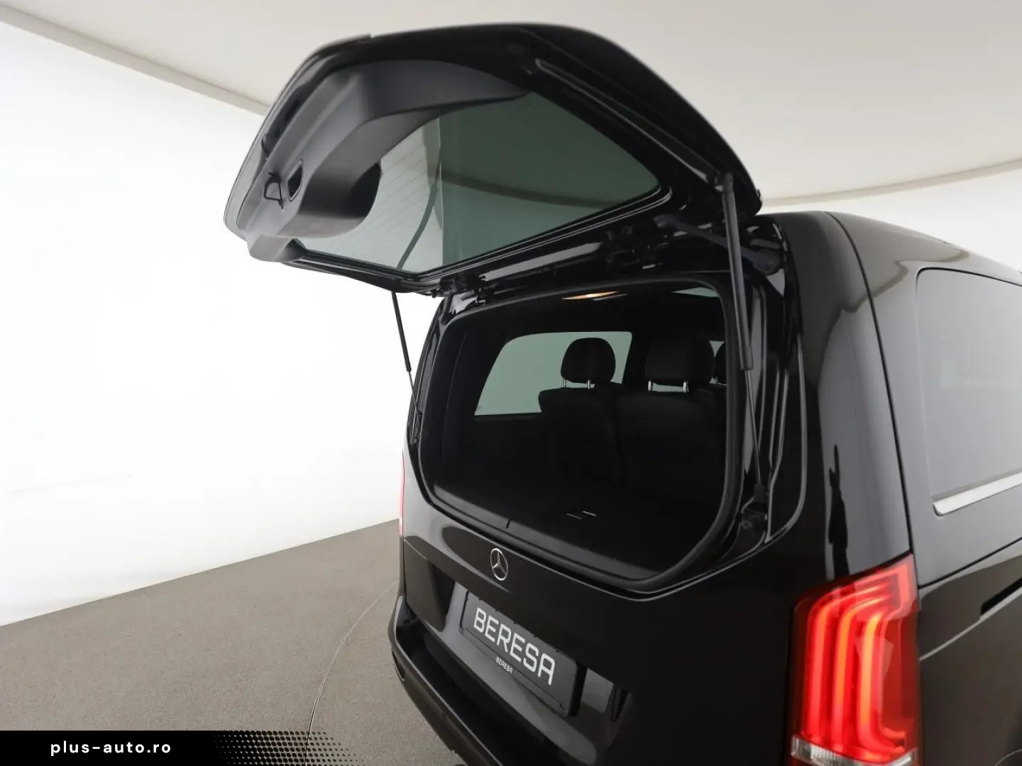 MERCEDES-BENZ V 300 d Lang 4M Avantgarde Pano Distr. AHK ILS