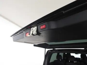 MERCEDES-BENZ V 300 d Lang 4M Avantgarde Pano Distr. AHK ILS