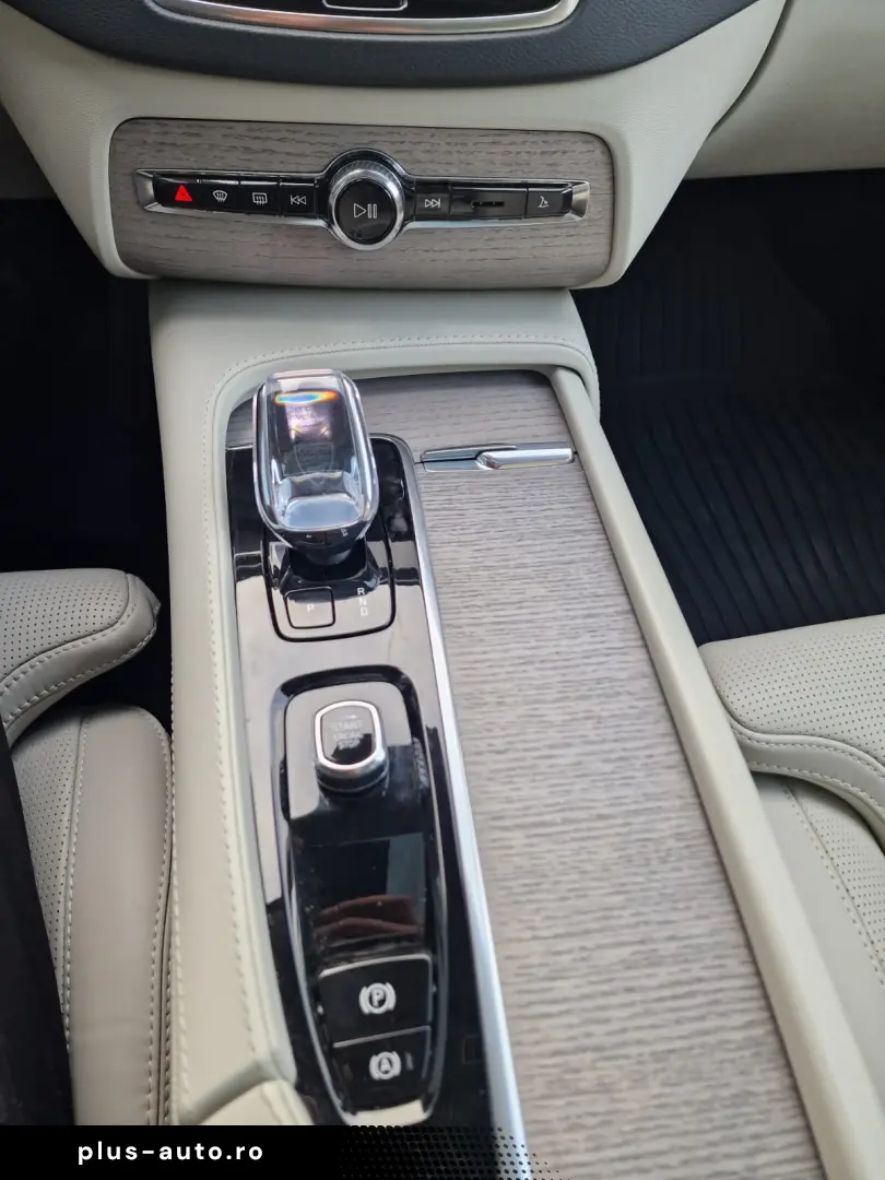 Volvo XC90 T8 Recharge Ultimate DARK 7S 310 CP Aut 8tr