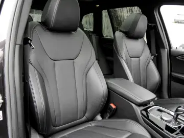 BMW X3 xDrive20d M SPORT HuD AHK PANO DA PA