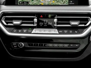 BMW X3 xDrive20d M SPORT HuD AHK PANO DA PA