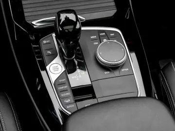 BMW X3 xDrive20d M SPORT HuD AHK PANO DA PA