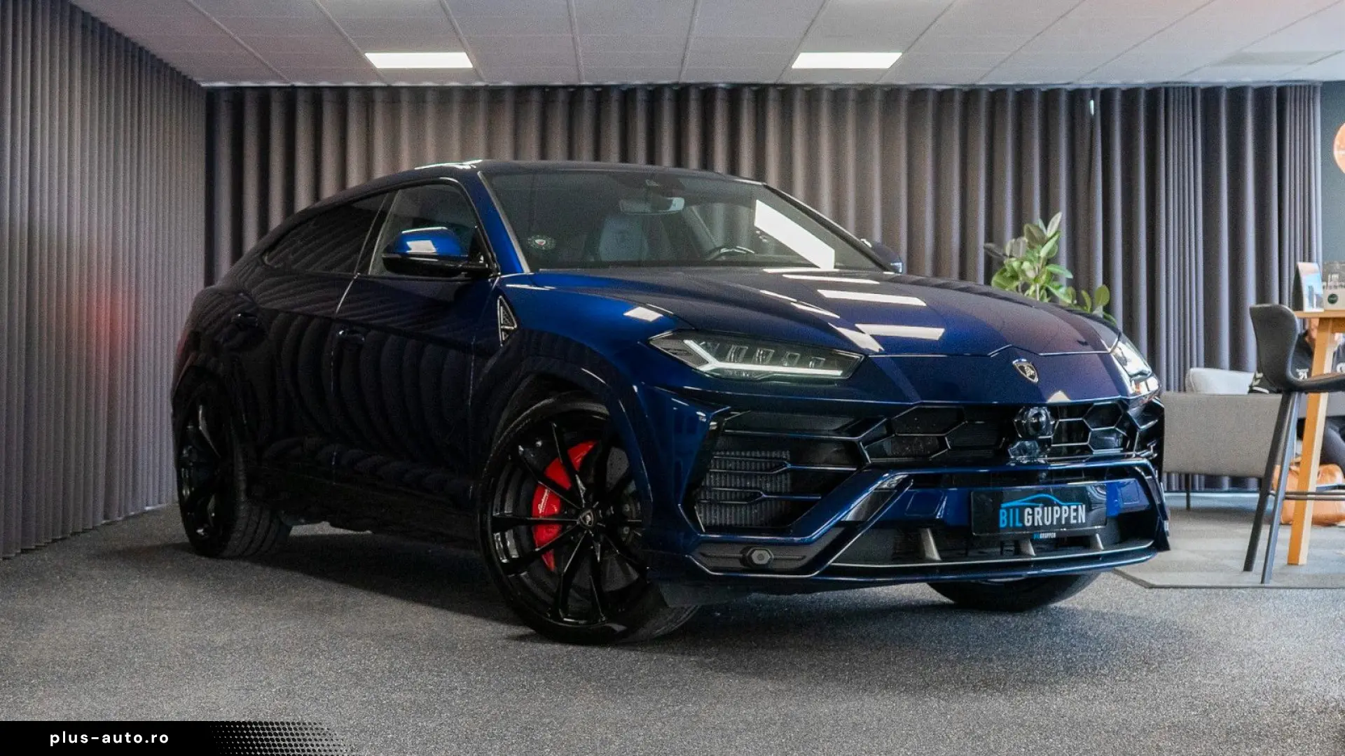 LAMBORGHINI Urus 4.0 V8