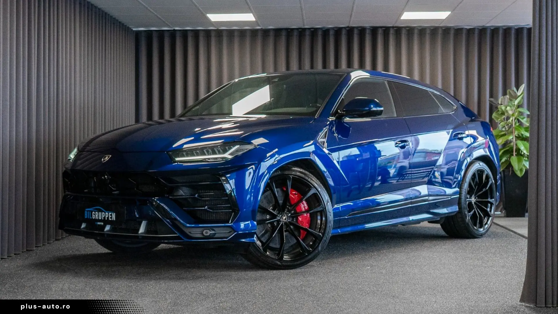 LAMBORGHINI Urus 4.0 V8