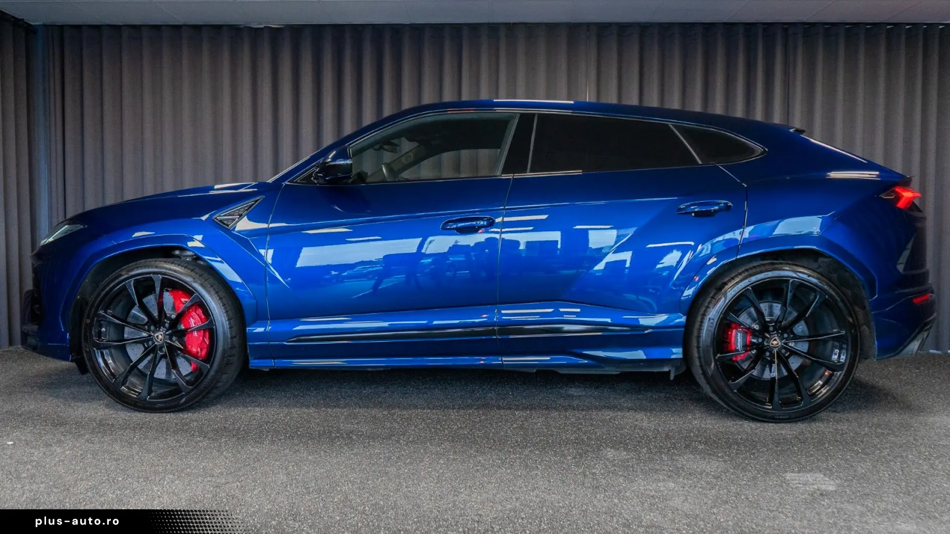 LAMBORGHINI Urus 4.0 V8