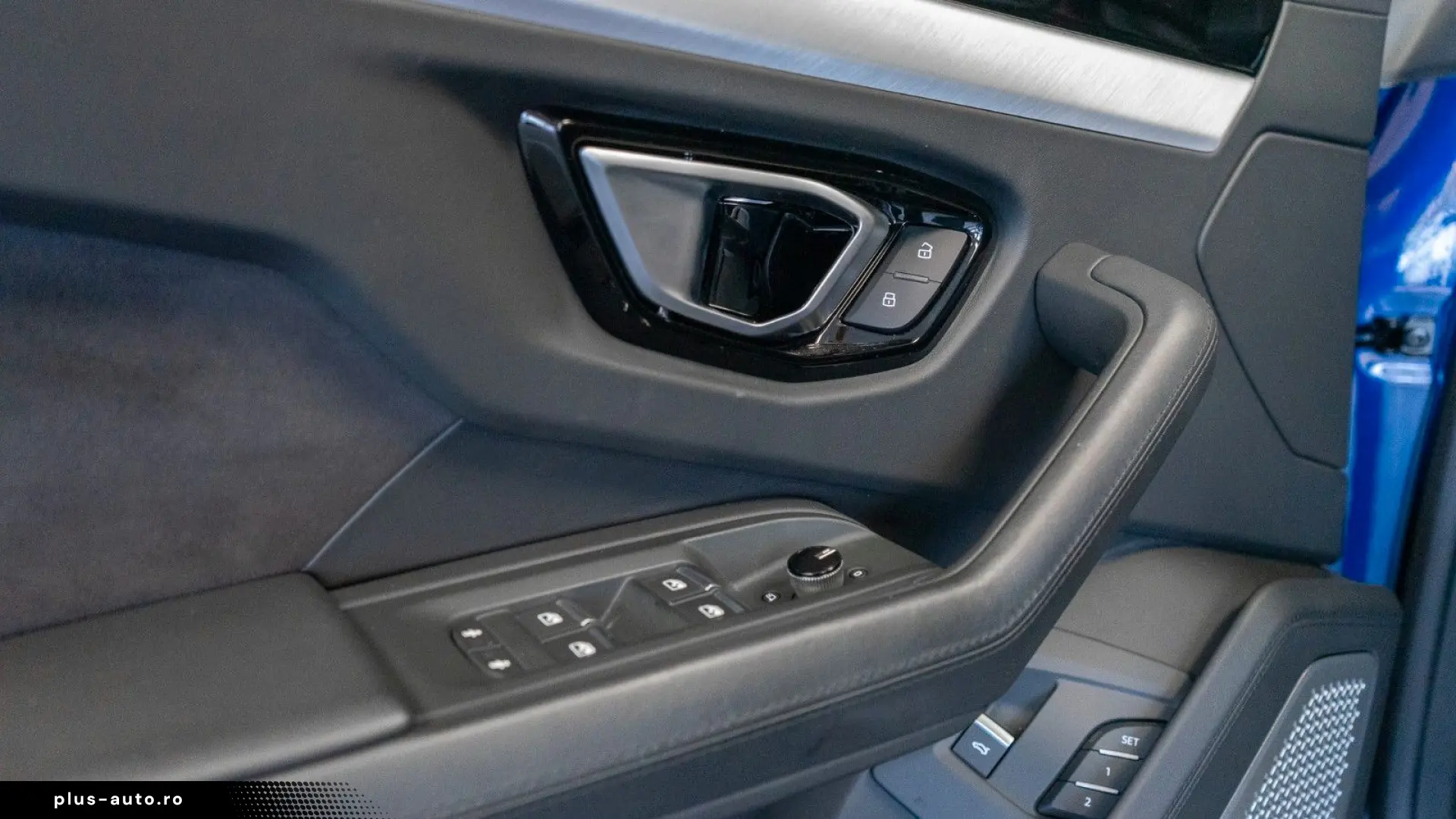 LAMBORGHINI Urus 4.0 V8