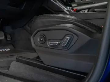 LAMBORGHINI Urus 4.0 V8