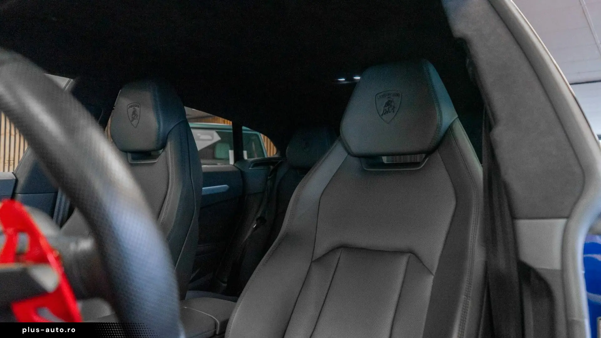 LAMBORGHINI Urus 4.0 V8