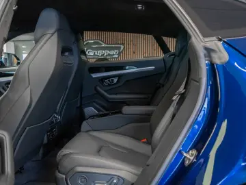 LAMBORGHINI Urus 4.0 V8