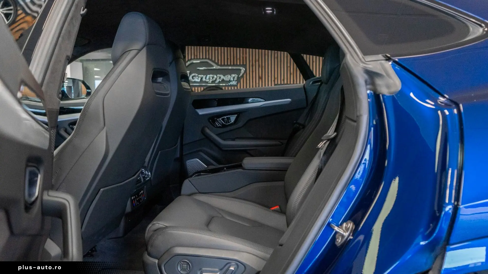 LAMBORGHINI Urus 4.0 V8