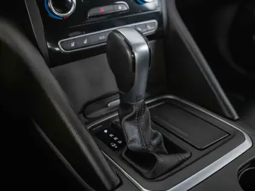 Renault Talisman Blue dCi EDC Initial Paris